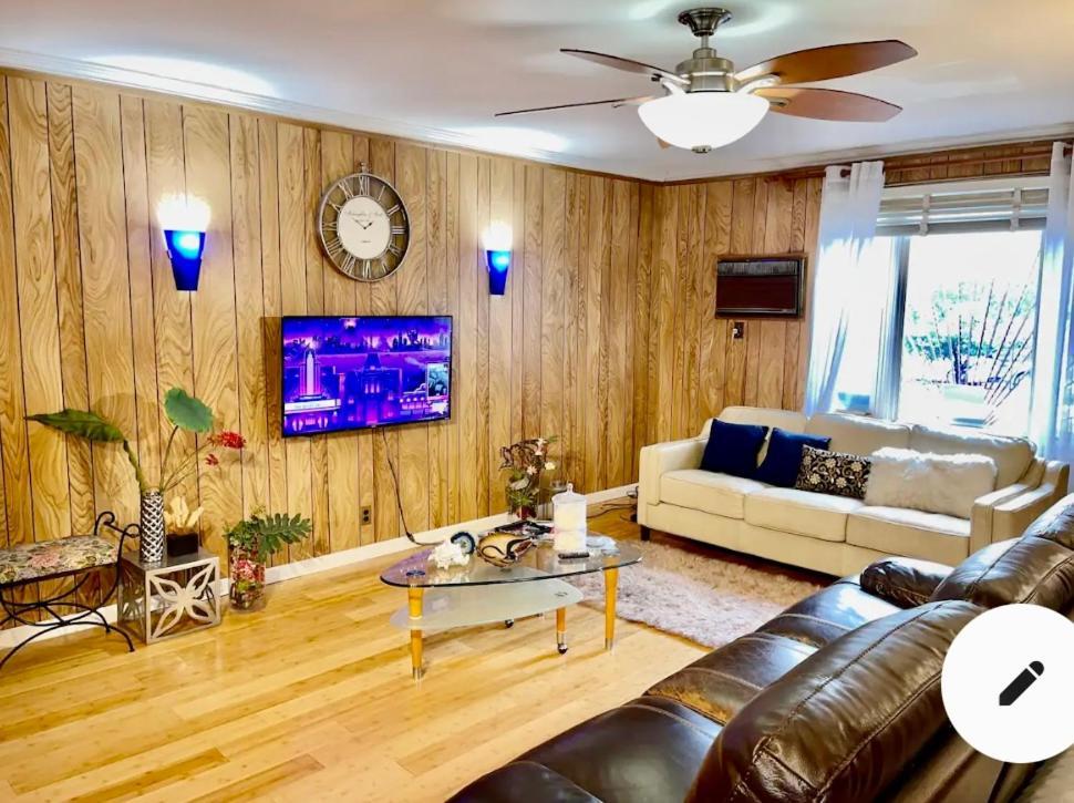 Lga Airport 3 Mins, 3 Bedroom Duplex House, Parking And Private Backyard, 9Mins Subway! ニューヨーク エクステリア 写真
