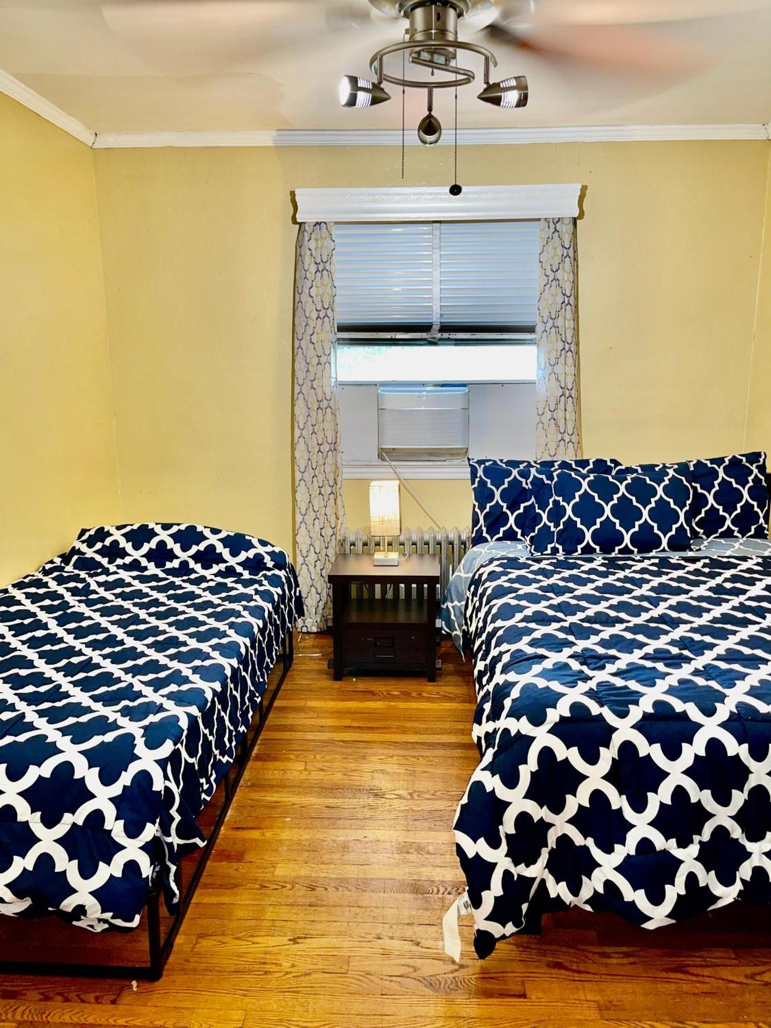 Lga Airport 3 Mins, 3 Bedroom Duplex House, Parking And Private Backyard, 9Mins Subway! ニューヨーク エクステリア 写真